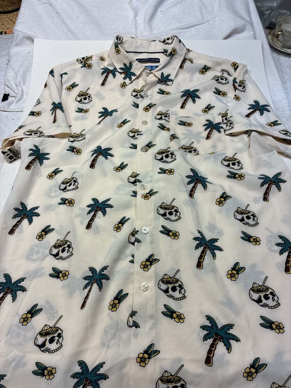 VSTR Men's 4-Way Stretch Easy Care Short Sleeve Button-Up Shirt with Skull, Palm